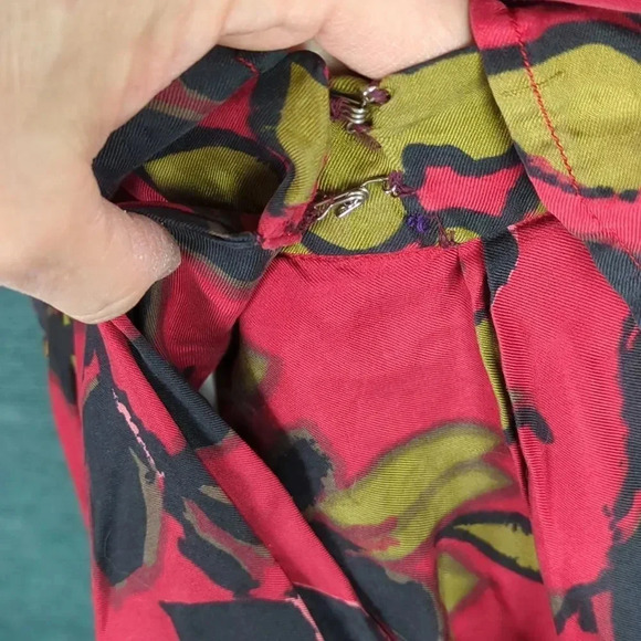 Vintage Silk 2 Piece Skirt & Blouse - Picture 15 of 17